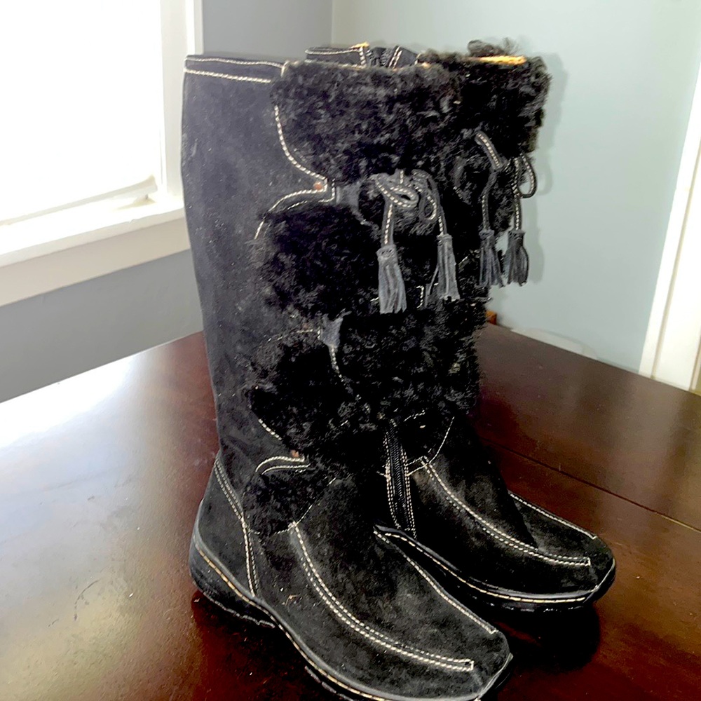 Sofft Boots 6.5 M  NEVER WORN.